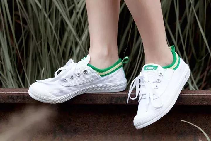 明星同款大牌小白鞋,国际大牌小白鞋