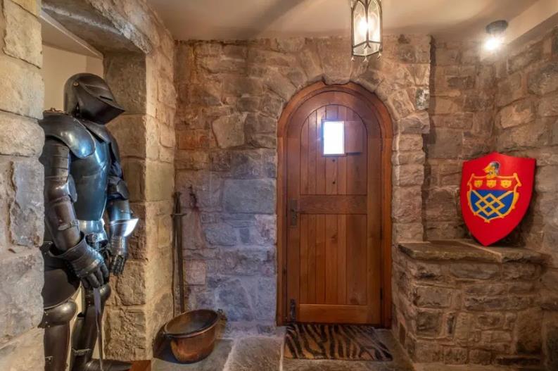 英国威尔士城堡,威尔士中世纪城堡出售