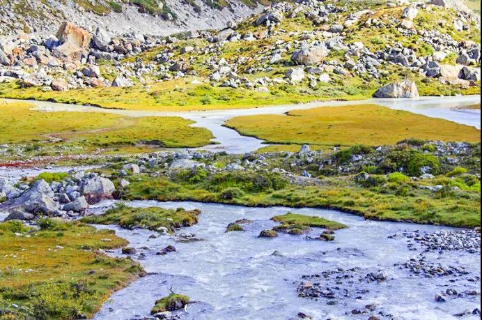 酸奶糊,酸奶湖6月份风景