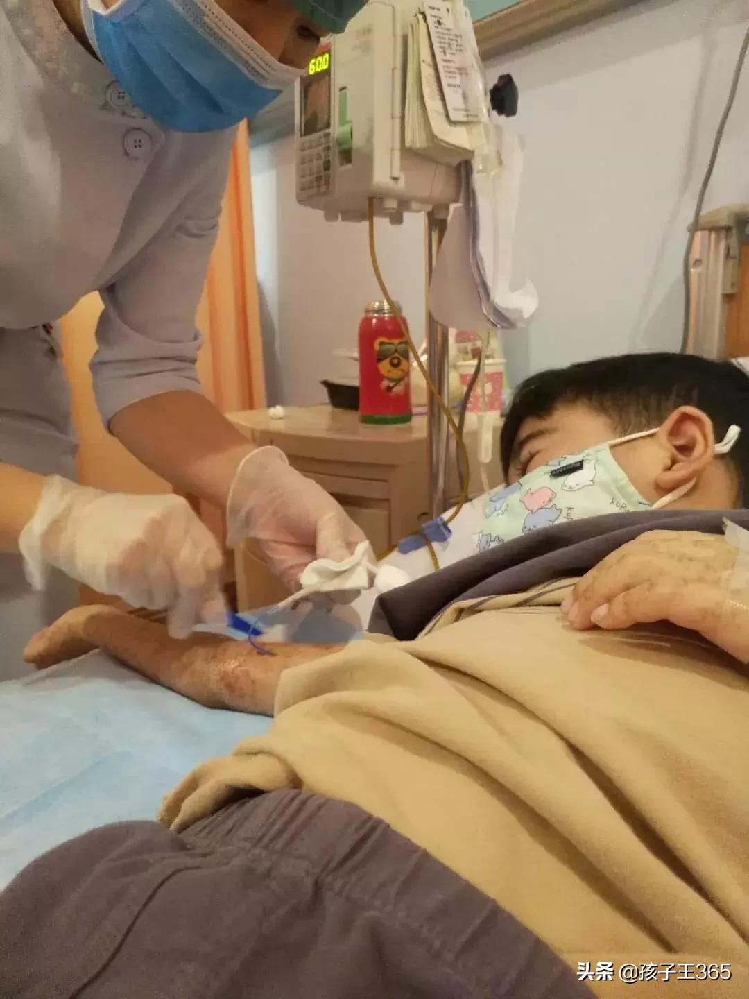 小男孩哭着对妈妈说话的视频,安徽10岁小男孩哭着喊妈妈