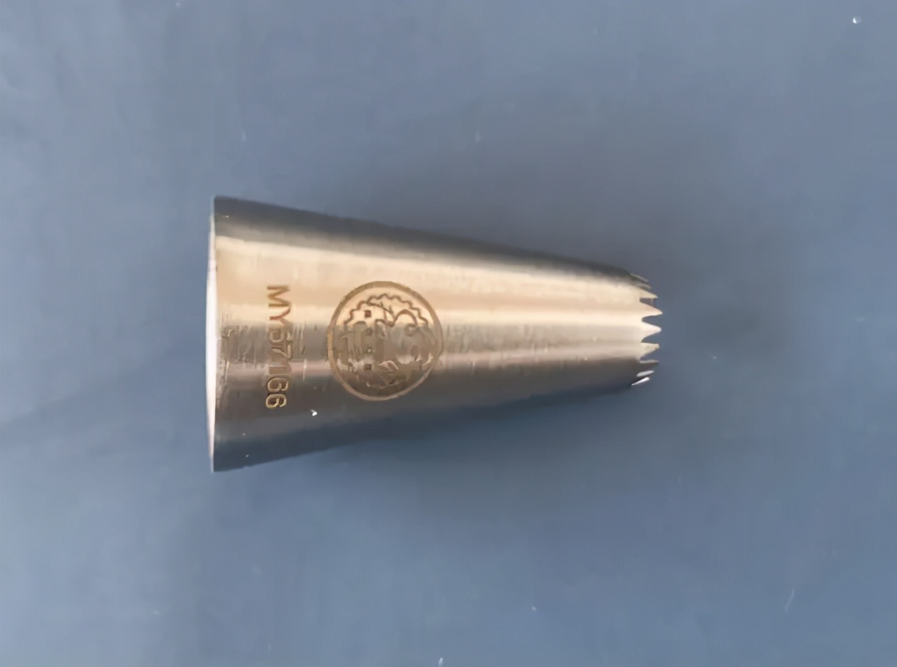 没有裱花袋裱花嘴泡芙奶油怎么挤,奶油裱花嘴怎么自做