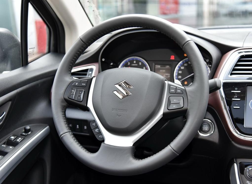 长安铃木省油皮实耐造手动挡,铃木骁途公认缺点