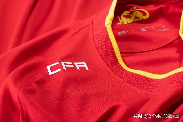 中国男足新款球衣美国首卖,定价640元,你会买吗?