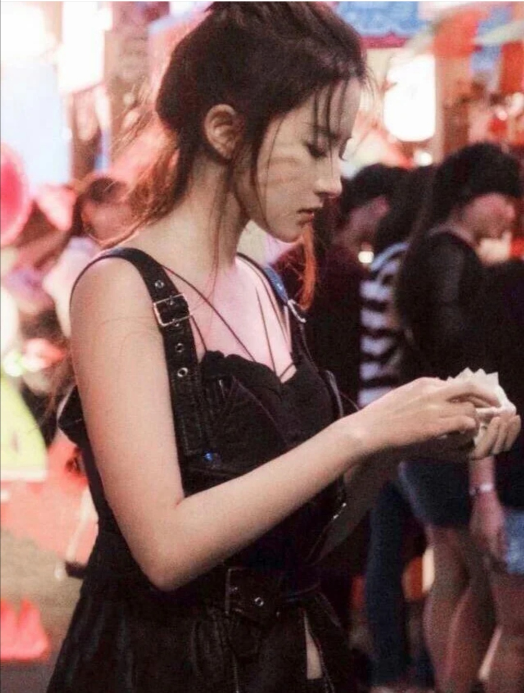 迪丽热巴的五官配上刘亦菲的脸型,刘亦菲迪丽热巴谁的眼睛好看