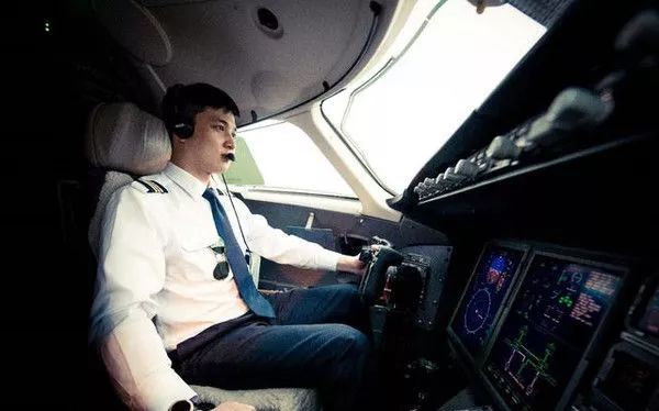 猎鹰飞翔航空俱乐部,猎鹰飞行俱乐部能学飞行吗