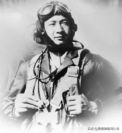 听88岁老兵讲当年参战的故事,关于老一辈飞行员的故事简短