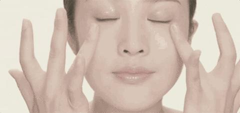 容易长脂肪粒用什么眼霜,为什么一用眼霜就长脂肪粒