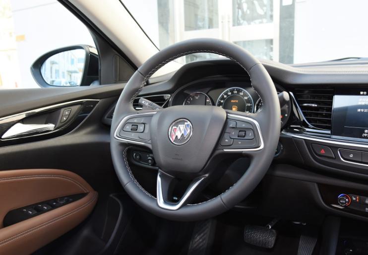 现在君威值不值得入手,150万君威