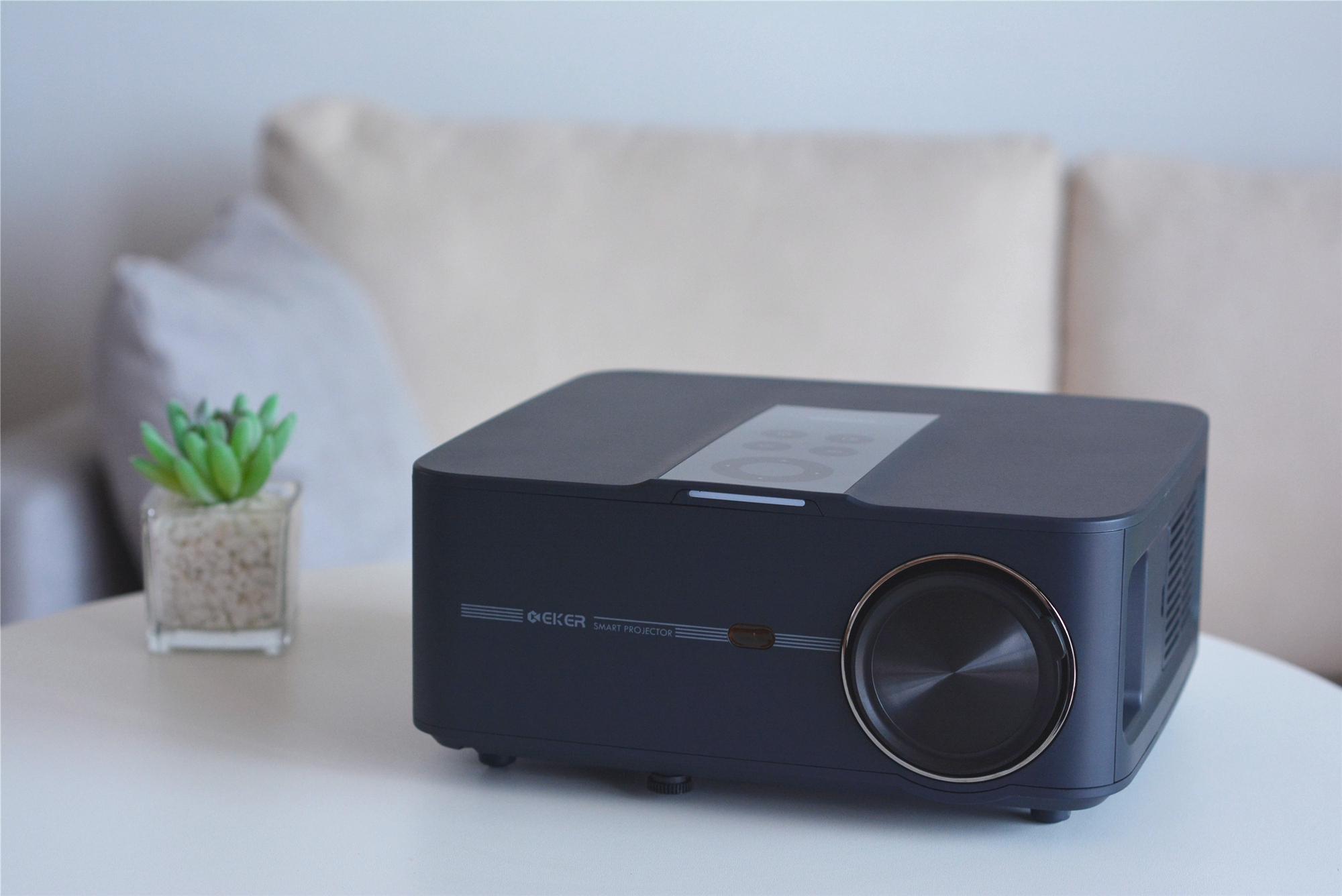 国产推出“新款LED投影”：900ANSI够不够用？白天开窗实测