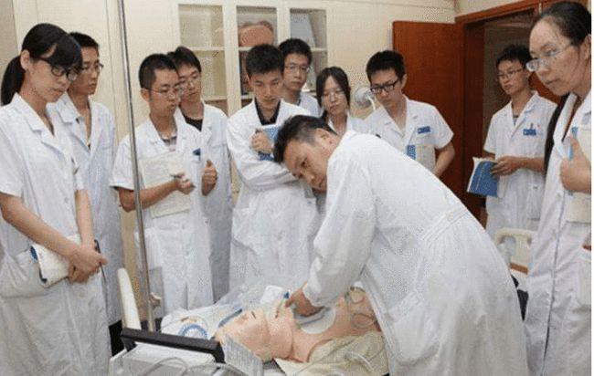 中山大学的口腔医学专业就业前景,天津医科大学口腔5+3就业前景