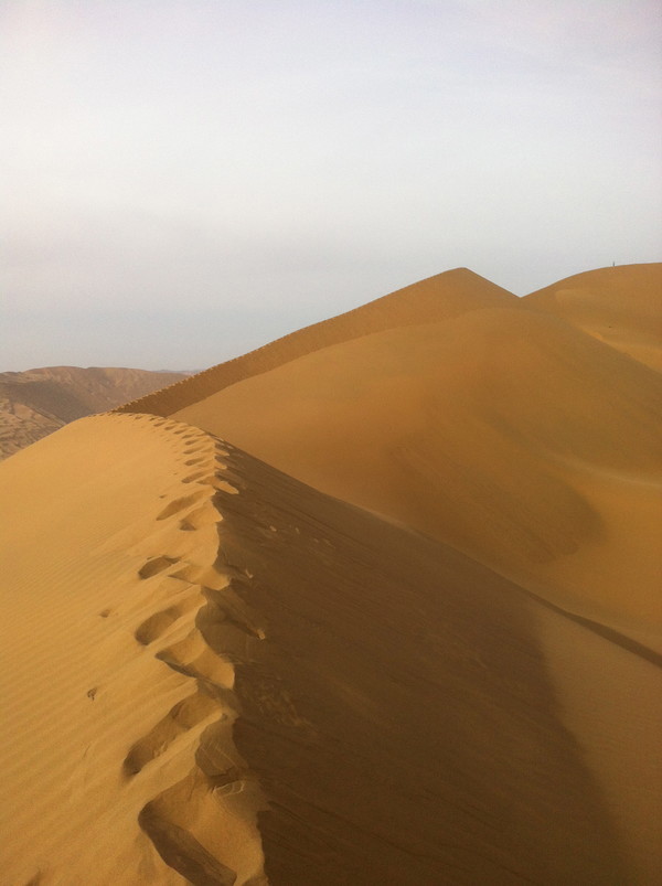 徒步穿越巴丹吉林沙漠路线,穿越巴丹吉林沙漠四日游