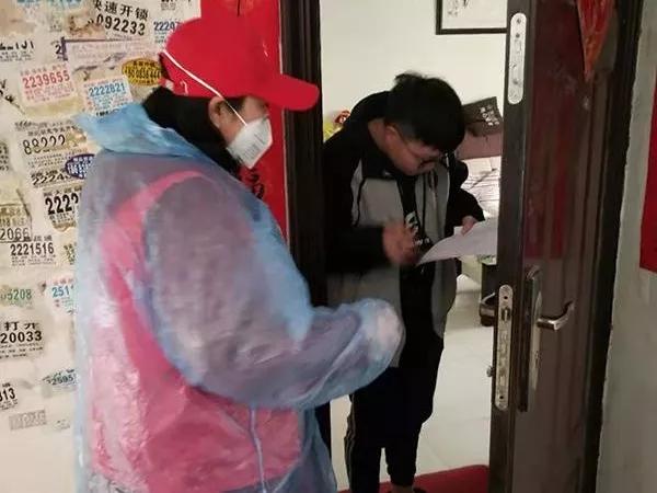 巾帼志愿者撑起抗疫防疫半边天,抗疫志愿者为出征勇士护小家