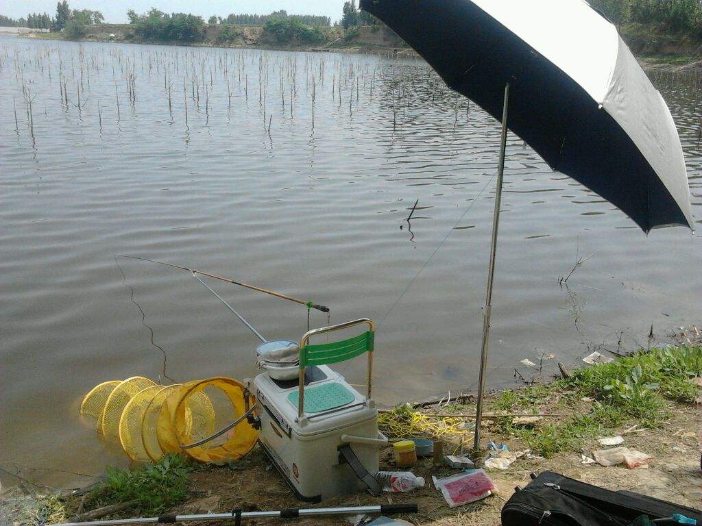 弹性超强的鱼竿有哪些优点,强烈推荐一款比较硬的好鱼竿