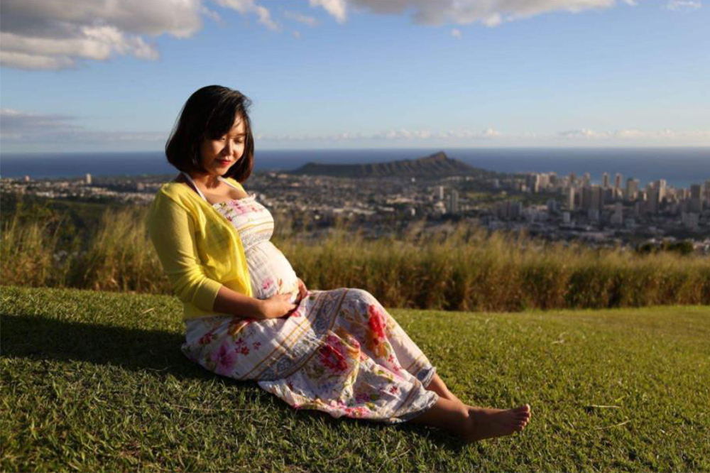 胎宝宝在肚子里踢爸爸,怀孕7个月宝宝猛踢肚子