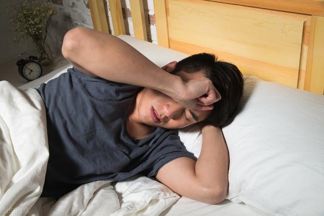 浑身出汗口干舌燥是什么原因,阴虚火旺口干舌燥怎么调理