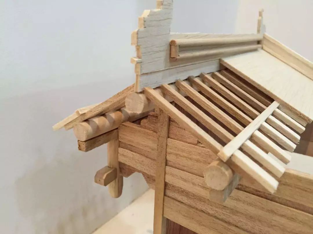 现在还有用铝合金门窗的吗,现在还有榫卯木匠吗