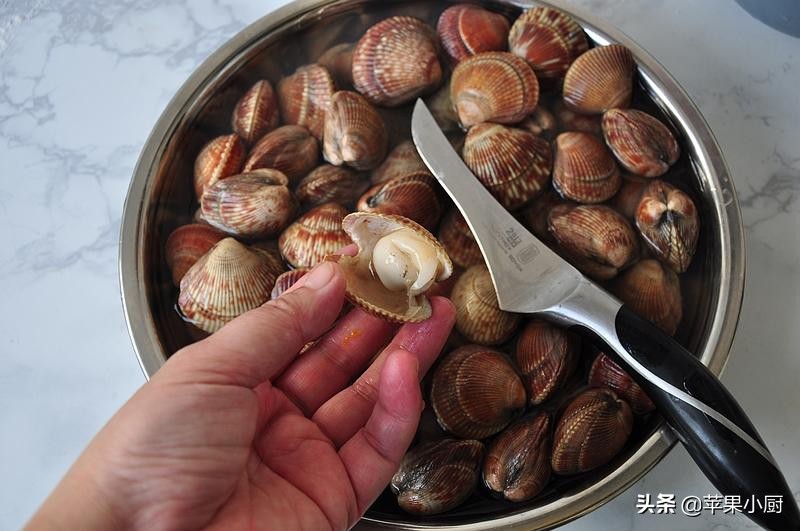 夏季火爆麻辣小海鲜,又简单又好吃的麻辣小海鲜