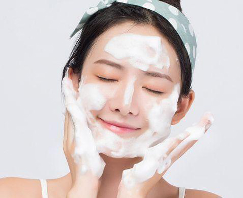 面部毛孔清洁怎么做才干净,面部清洁如何自己做