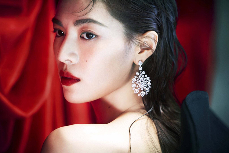 女人高颧骨骨相好吗,高颧骨怎么打造高级脸