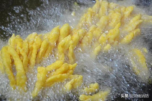 油锅起火先关电还是先灭火,刚认识油锅起火应如何正确处理