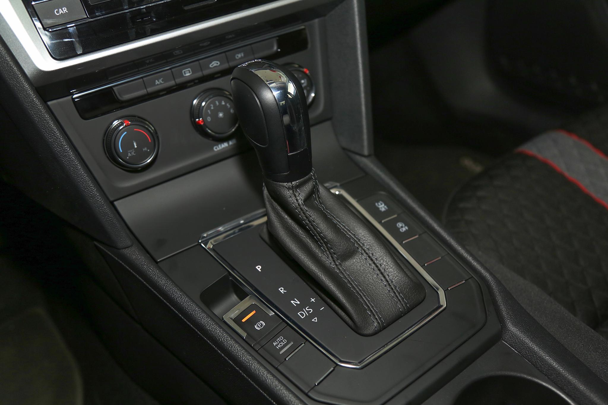 大众凌渡变速箱故障指示灯,凌渡变速箱故障灯亮