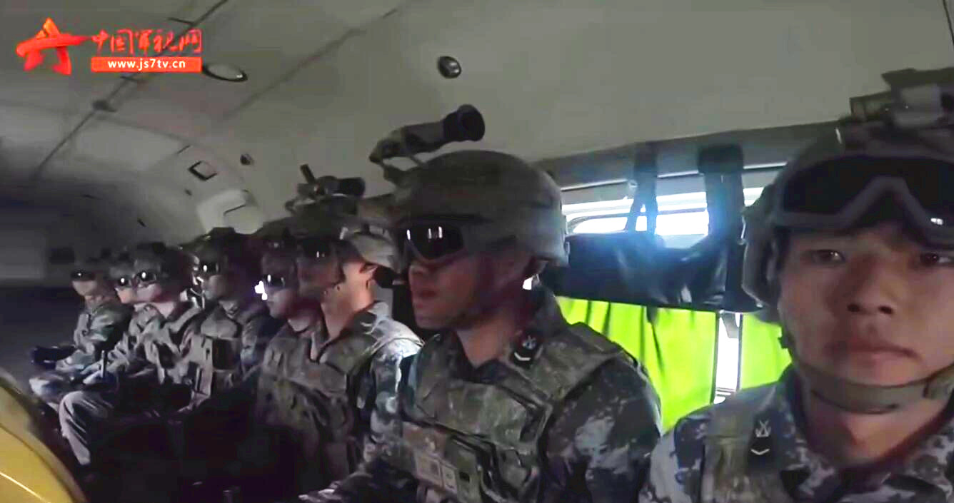 星空迷彩在07迷彩上有哪些升级,星空迷彩对比全地形迷彩服图片