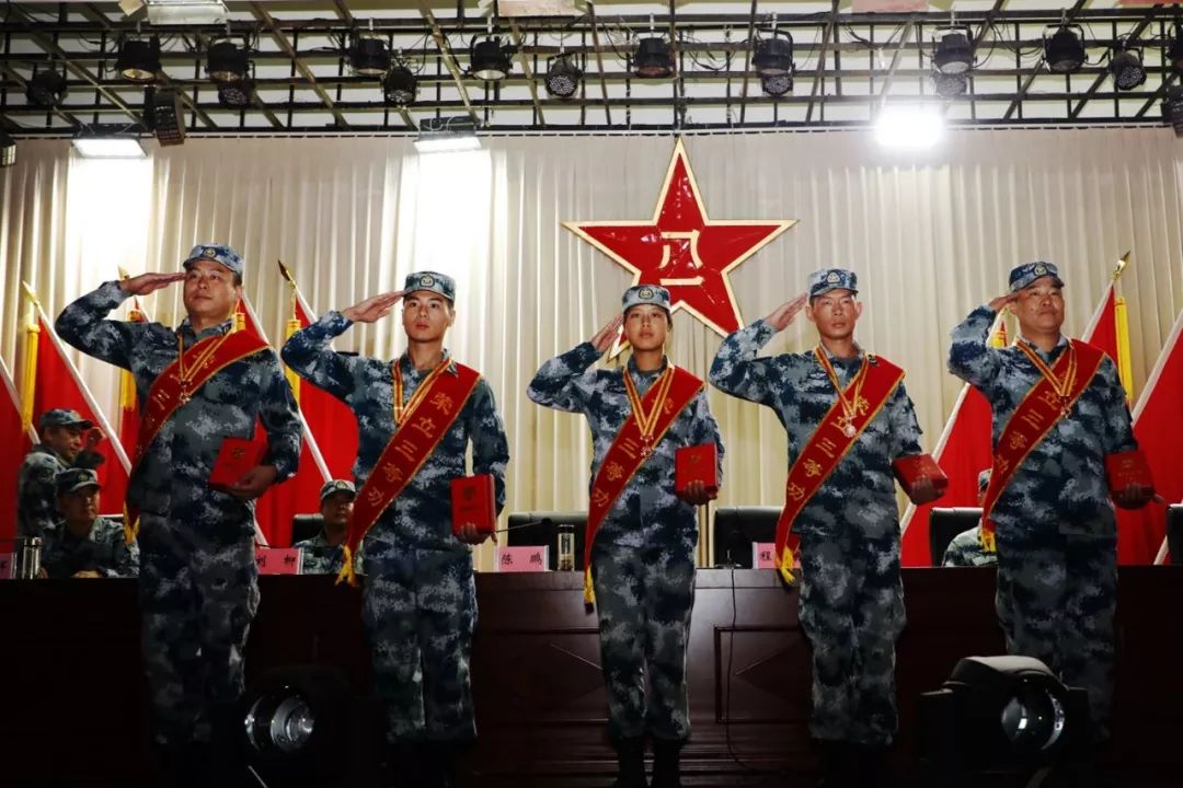 “你今年都走的人了,那么拼干嘛?”这名老兵给出了答案!