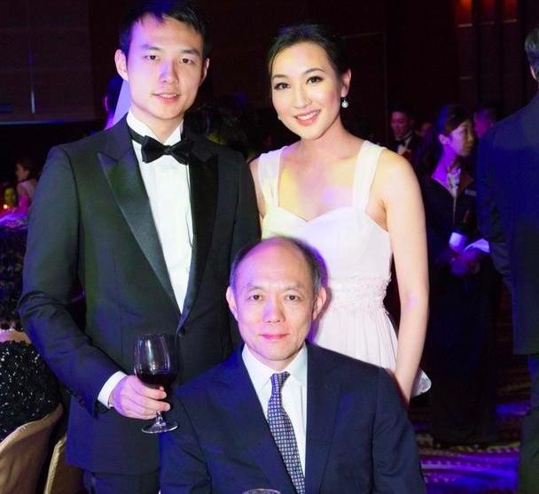 霍启文谈香港房价,霍启刚霍启文的关系好吗