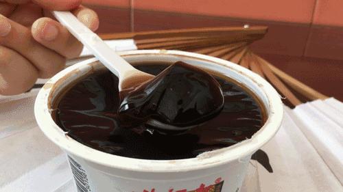 吃下这碗龟苓膏，不得不发出龟龟的声音