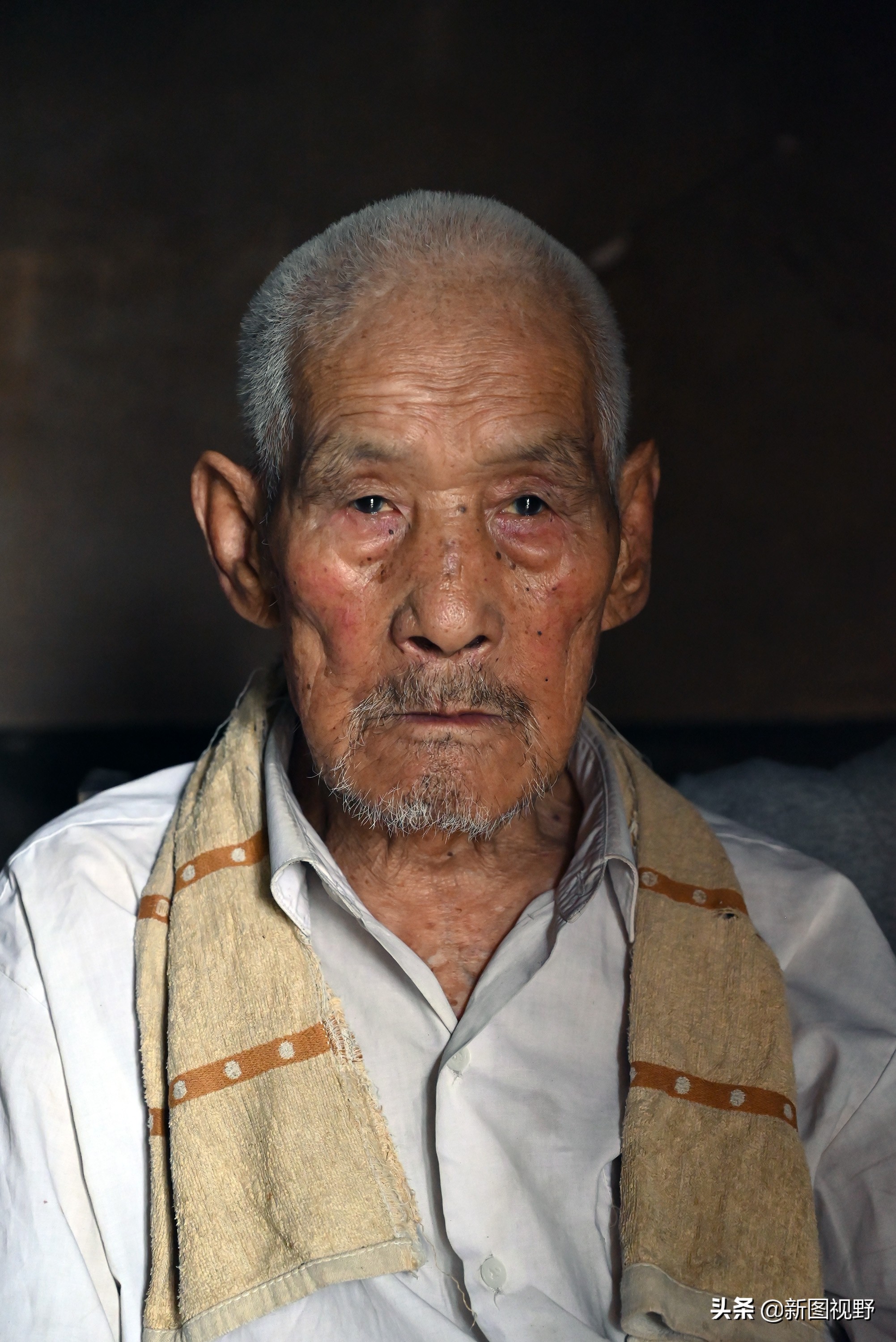 100岁爷爷一日三餐,100岁的爷爷长寿秘诀