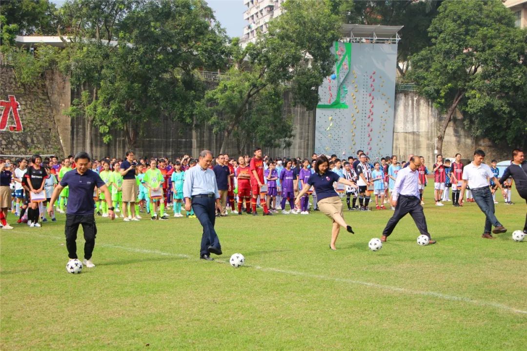 校园足球点燃绿茵梦想,校园足球联赛拉开序幕