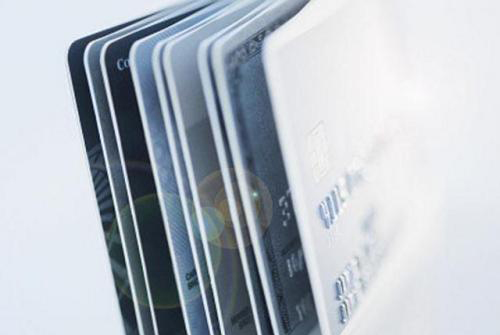 中介办信用卡骗局揭秘,中介办理信用卡通过率高吗