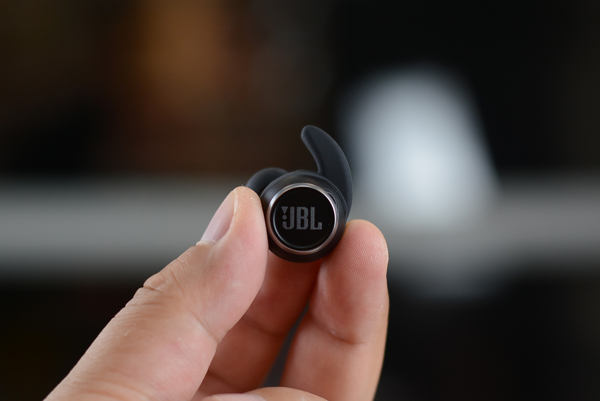 jbltune130nc入耳式无线耳机,专业人士jbl头戴式耳机推荐