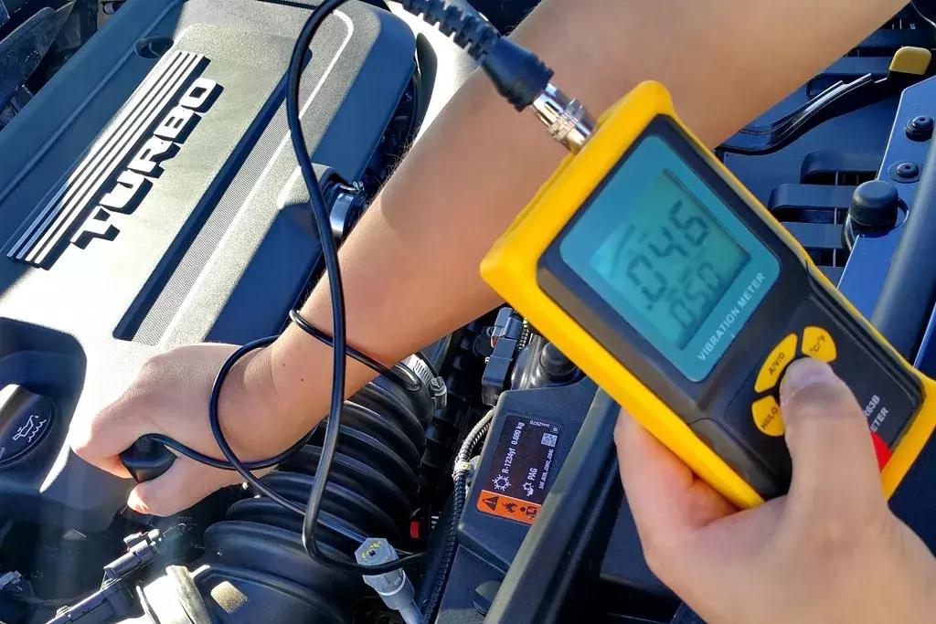 外国人测评凯迪拉克xt4,沉浸式体验凯迪拉克xt-4