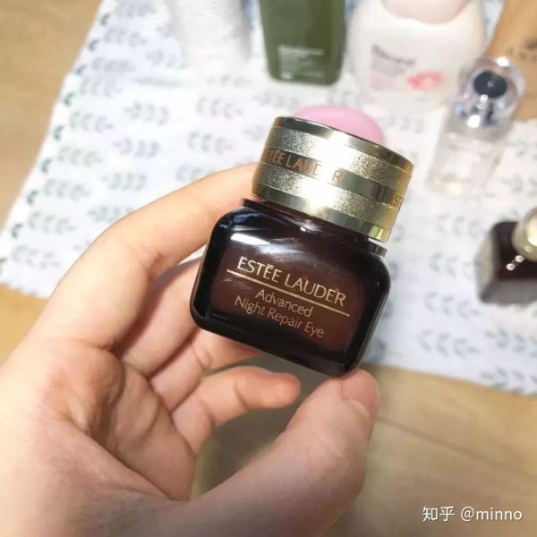 痘印泛红黑眼圈,改善斑点痘印暗黄的问题