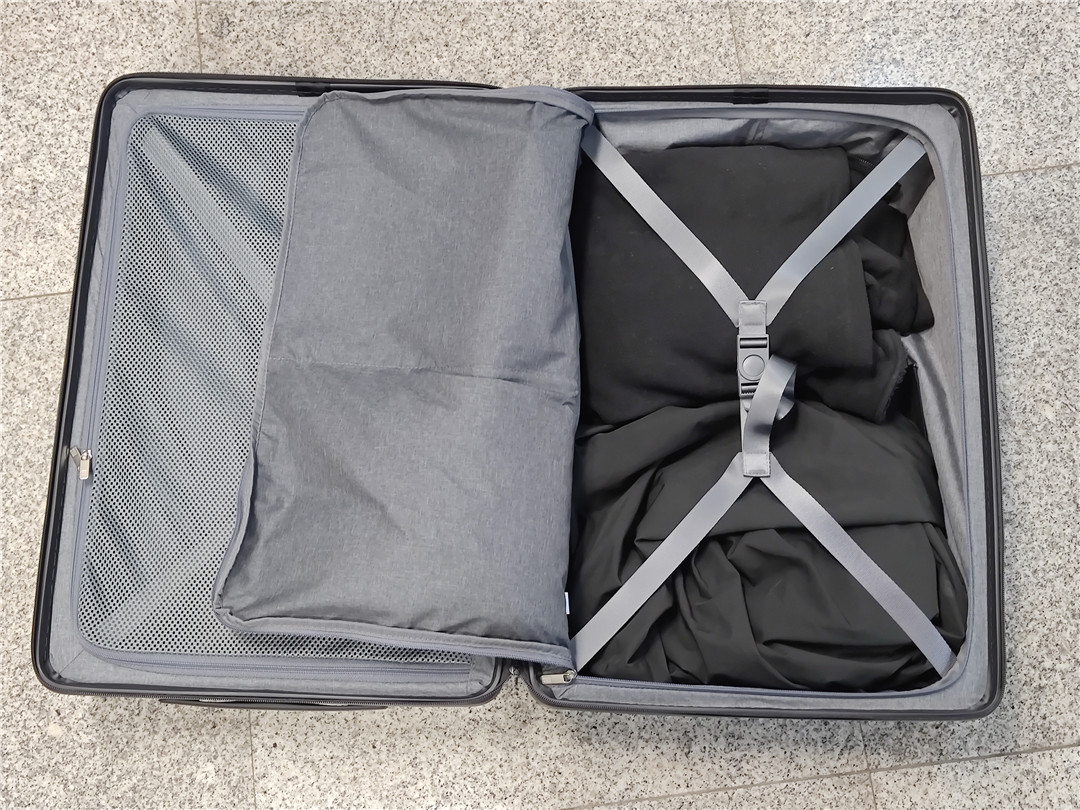 地平线8号旅行箱对比旅美旅行箱,2023年最流行的高端旅行箱