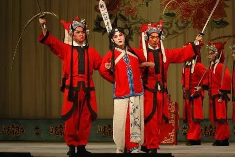 窦娥临死前发下三桩毒誓，除了六月飞雪，另外两桩毒誓是啥？