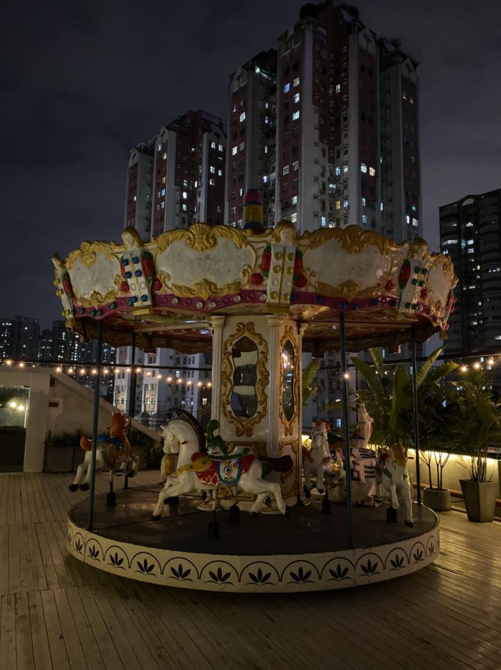 iphonese测评拆机,iphonese和iphone8对比外观