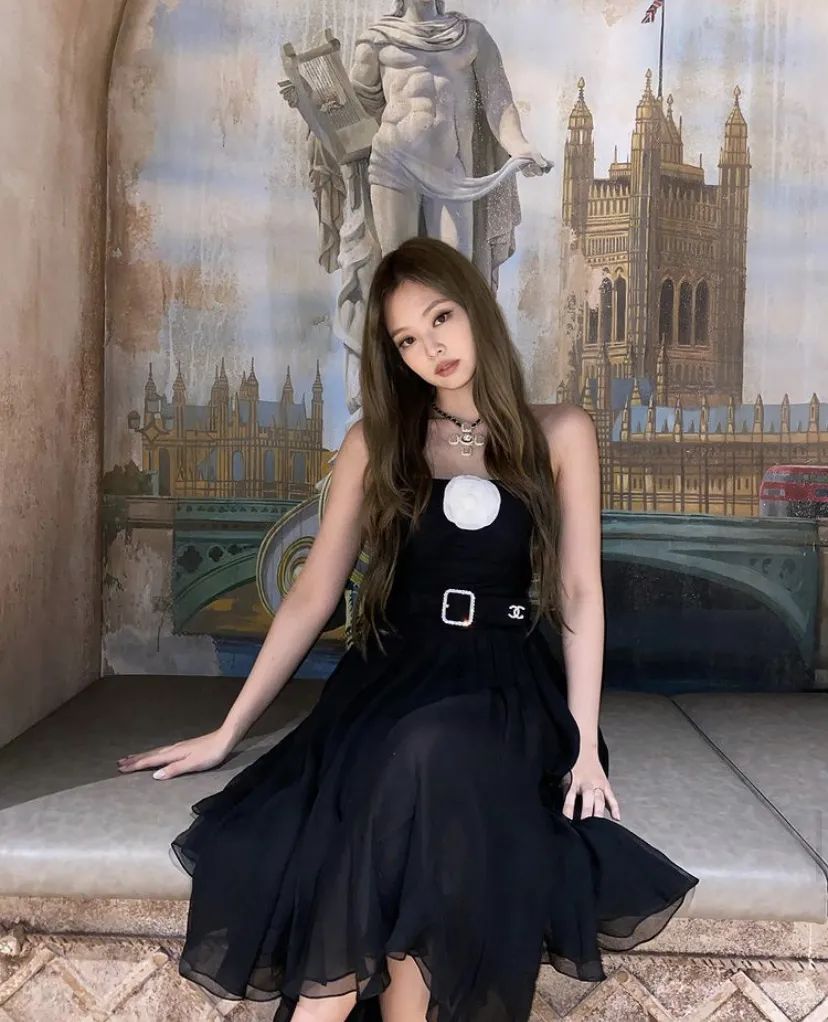 jennie甜酷风穿搭,jennie新造型lisa同款穿搭