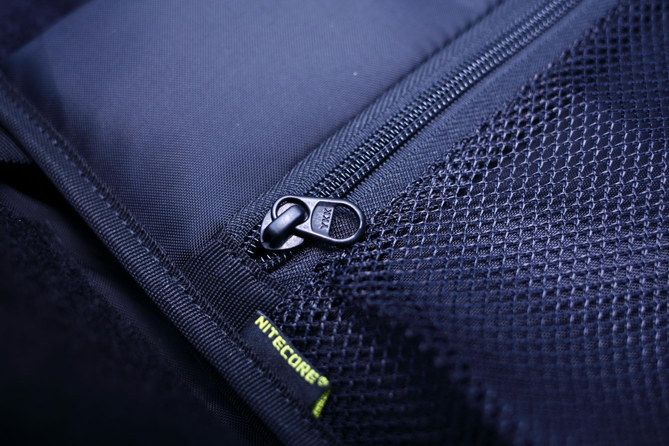 包行天下NITECOREBP25大容量双肩包