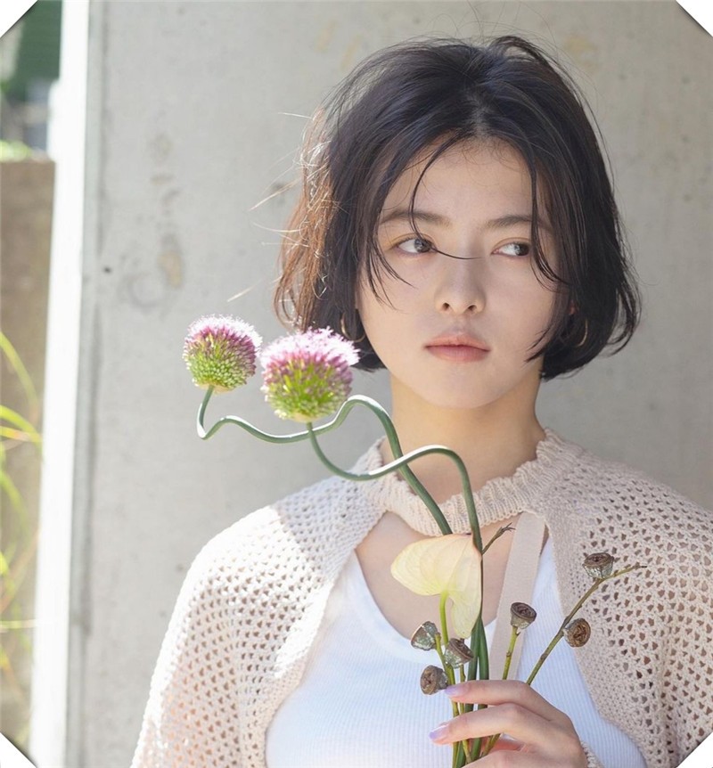 适合尖下巴的发型图片欣赏,下巴短适合什么样的发型图片欣赏