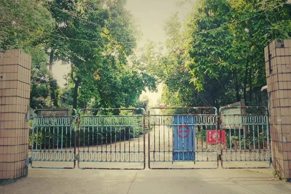 承载遂宁人60余年记忆的锦华纺织厂，愿你浴火重生