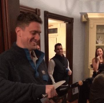 搞笑gif趣图妹子你别闹了,搞笑gif趣图妹子你这笑容太魔性了