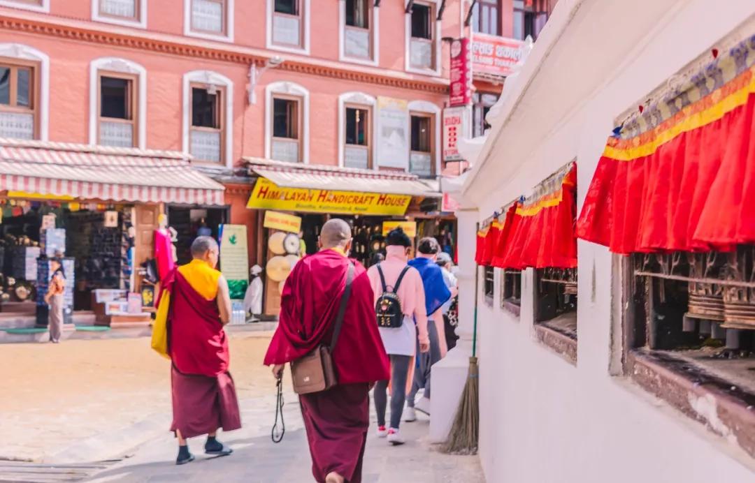 这个微笑国度,见人就夸漂亮,300元就能在天空滑翔