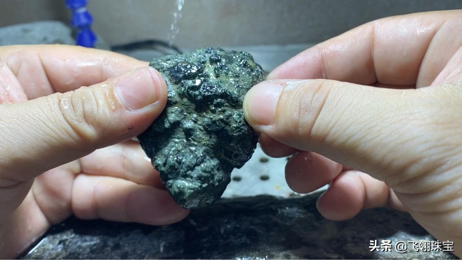 墨翠赌石怎么看好坏,赌石必注意的一些赌石特征