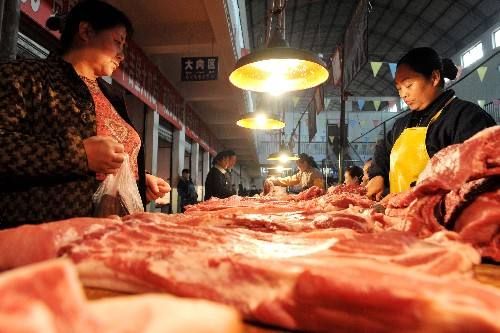 中国飞天猪还没消停,韩国白菜售价暴涨!1棵35,泡菜没法淹了