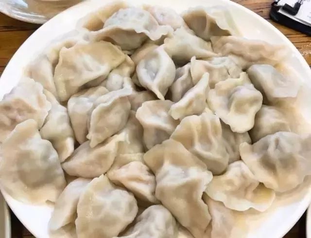 上海美食推荐必吃的餐厅最新,上海最值得去的5家餐厅好吃不贵