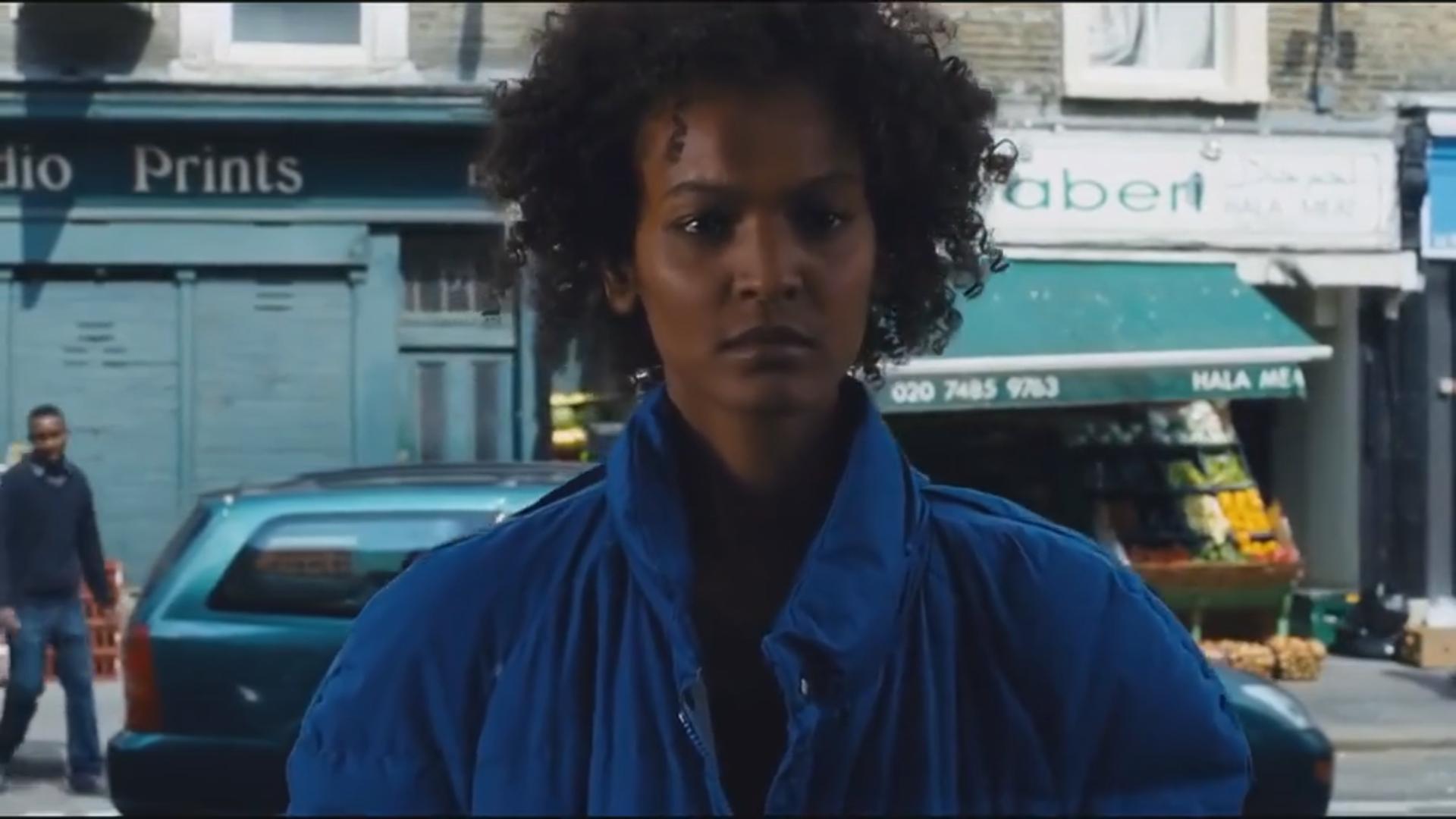 沙漠之花脱下黑袍,沙漠之花带来的改变