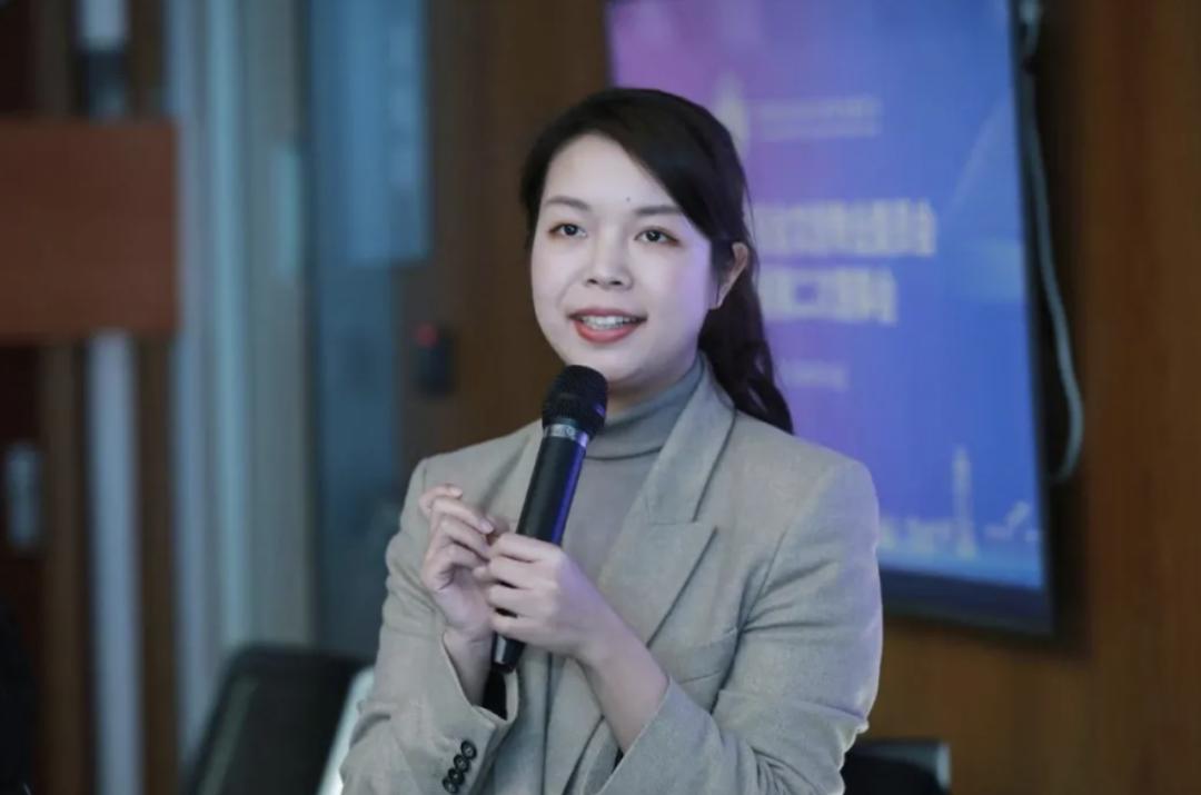 十八岁高中辍学创业的女网红有谁,大学生辞职做百万网红