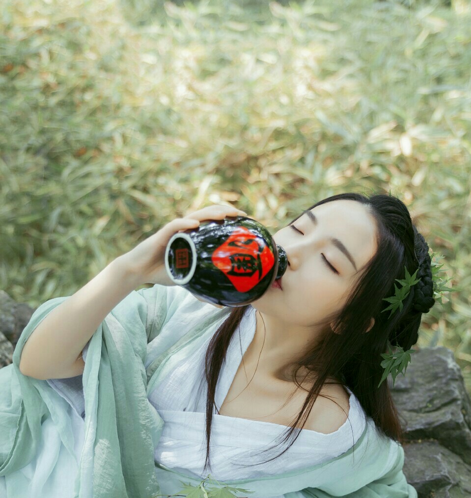 晚唐诗人10次科举不中,写首短诗愤世嫉俗,最后14字如今家喻户晓